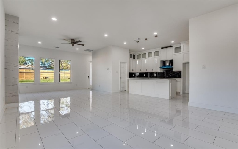 2827 Grafton Avenue, Dallas, TX 75211, 4 Habitaciones Habitaciones , ,3 BañosBaños,Residential,En Venta,2827 Grafton Avenue,0,21098476