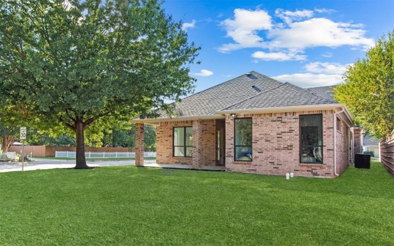 524 S Delaware Street, Irving, TX 75060, 4 Bedrooms Bedrooms, ,3 BathroomsBathrooms,Residential,For Sale,524 S Delaware Street,0,21100662