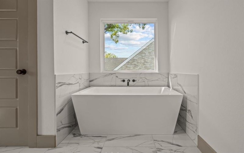 5720 Randolph Court, Westworth Village, TX 76114, 4 Bedrooms Bedrooms, ,2 BathroomsBathrooms,Residential,For Sale,5720 Randolph Court,0,21100666