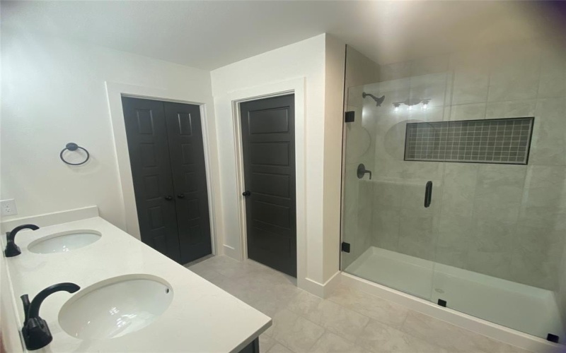 4300 Hummingbird Drive, Sherman, TX 75092, 4 Habitaciones Habitaciones , ,2 BañosBaños,Residential,En Venta,4300 Hummingbird Drive,0,21100936