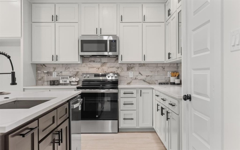 4613 Lee Street, Greenville, TX 75401, 4 Bedrooms Bedrooms, ,2 BathroomsBathrooms,Residential,For Sale,4613 Lee Street,0,21100999