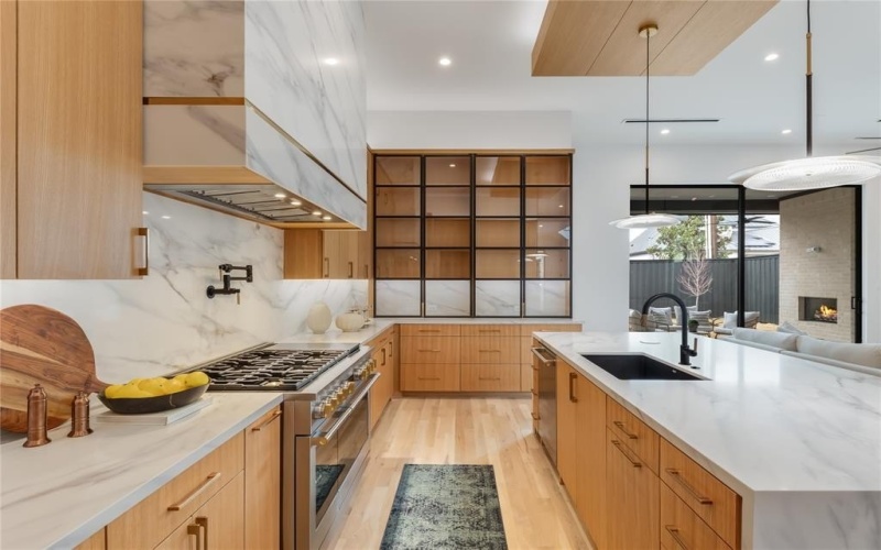 4015 Rochelle, Dallas, TX 75220, 5 Bedrooms Bedrooms, ,6 BathroomsBathrooms,Residential,For Sale,4015 Rochelle,0,21101008