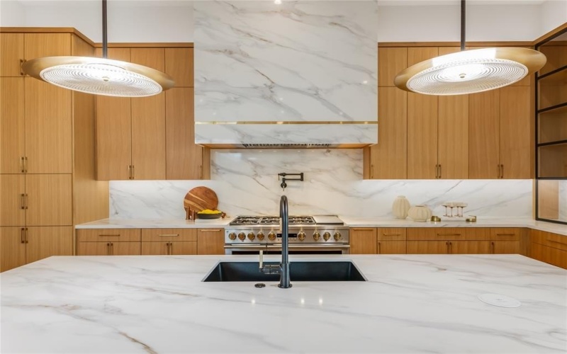 4015 Rochelle, Dallas, TX 75220, 5 Bedrooms Bedrooms, ,6 BathroomsBathrooms,Residential,For Sale,4015 Rochelle,0,21101008