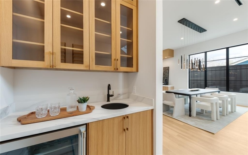 4015 Rochelle, Dallas, TX 75220, 5 Bedrooms Bedrooms, ,6 BathroomsBathrooms,Residential,For Sale,4015 Rochelle,0,21101008