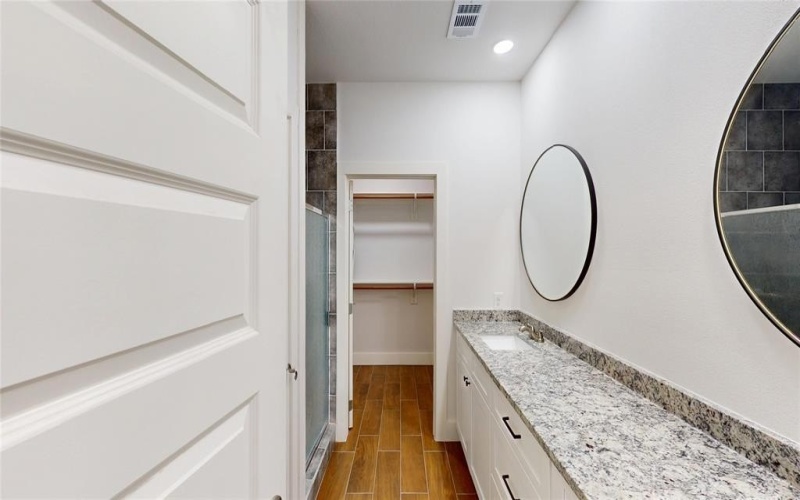 1615 Poplar Street, Dallas, TX 75215, 4 Bedrooms Bedrooms, ,2 BathroomsBathrooms,Residential,For Sale,1615 Poplar Street,0,21101093