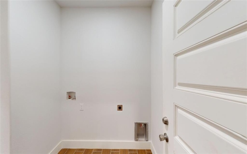 1615 Poplar Street, Dallas, TX 75215, 4 Bedrooms Bedrooms, ,2 BathroomsBathrooms,Residential,For Sale,1615 Poplar Street,0,21101093