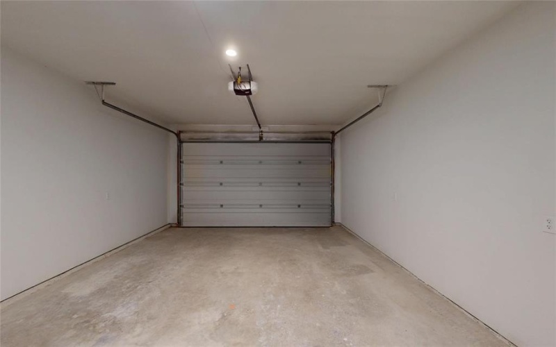 1615 Poplar Street, Dallas, TX 75215, 4 Bedrooms Bedrooms, ,2 BathroomsBathrooms,Residential,For Sale,1615 Poplar Street,0,21101093