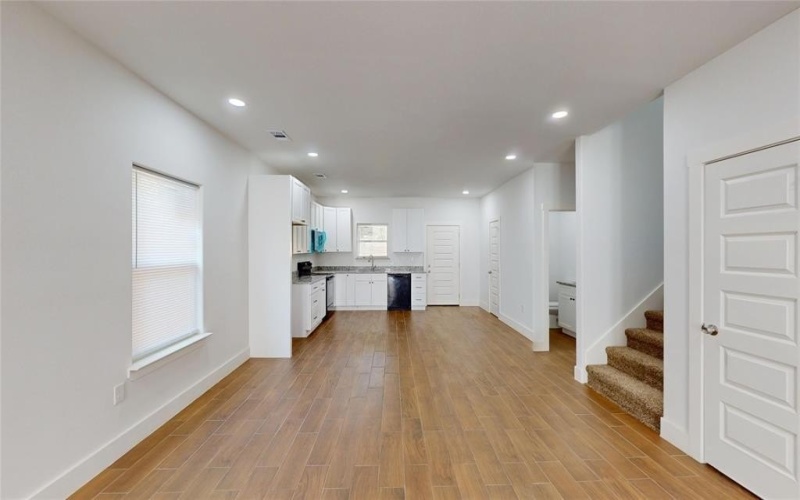 1615 Poplar Street, Dallas, TX 75215, 4 Bedrooms Bedrooms, ,2 BathroomsBathrooms,Residential,For Sale,1615 Poplar Street,0,21101093