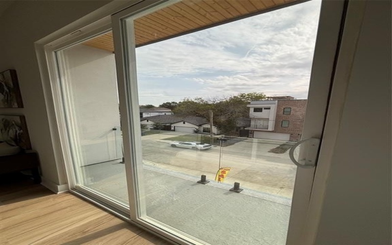 1123 Muncie, Dallas, TX 75212, 3 Bedrooms Bedrooms, ,3 BathroomsBathrooms,Residential,For Sale,1123 Muncie,0,21101219