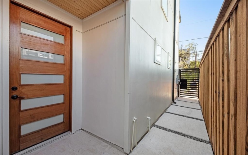 1123 Muncie, Dallas, TX 75212, 3 Bedrooms Bedrooms, ,3 BathroomsBathrooms,Residential,For Sale,1123 Muncie,0,21101219