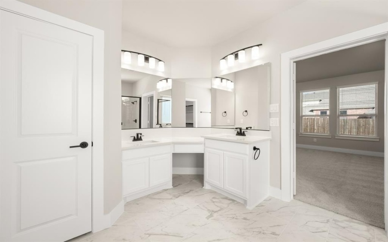 1819 Marlow Drive, Cedar Hill, TX 75104, 5 Bedrooms Bedrooms, ,5 BathroomsBathrooms,Residential,For Sale,1819 Marlow Drive,0,21101226