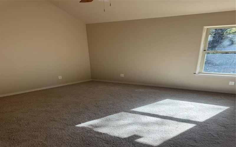 2718 Austin Drive, Granbury, TX 76048, 3 Bedrooms Bedrooms, ,2 BathroomsBathrooms,Residential,For Sale,2718 Austin Drive,0,21101390