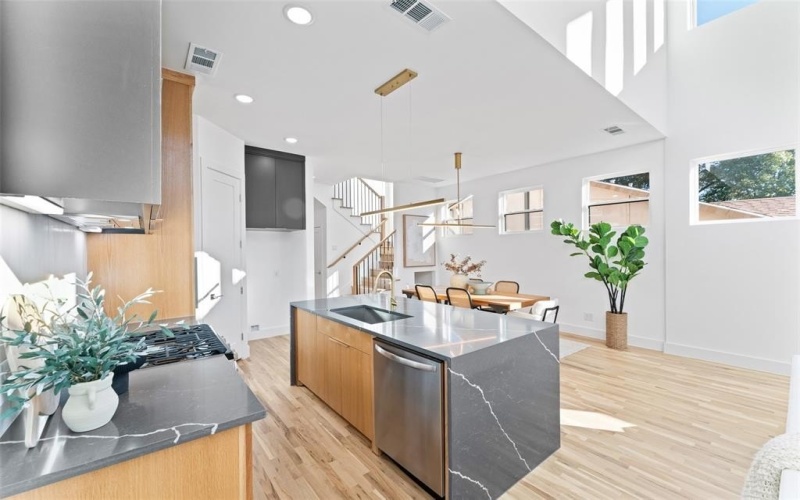 2315 S Vernon Avenue, Dallas, TX 75224, 3 Bedrooms Bedrooms, ,3 BathroomsBathrooms,Residential,For Sale,2315 S Vernon Avenue,0,21101415