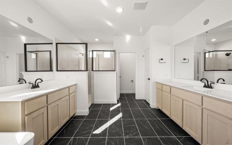 205 Hollingsworth Lane, Glenn Heights, TX 75154, 4 Bedrooms Bedrooms, ,3 BathroomsBathrooms,Residential,For Sale,205 Hollingsworth Lane,0,21101558