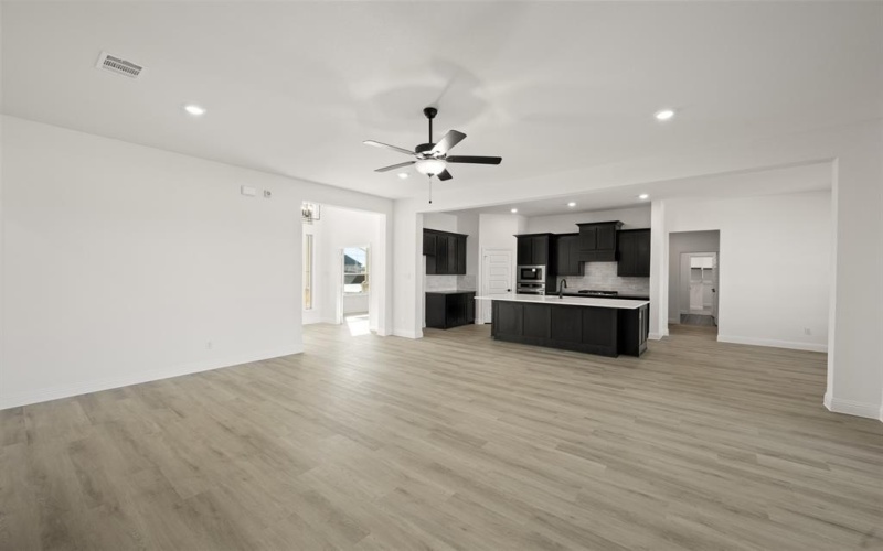 205 Hollingsworth Lane, Glenn Heights, TX 75154, 4 Bedrooms Bedrooms, ,3 BathroomsBathrooms,Residential,For Sale,205 Hollingsworth Lane,0,21101558