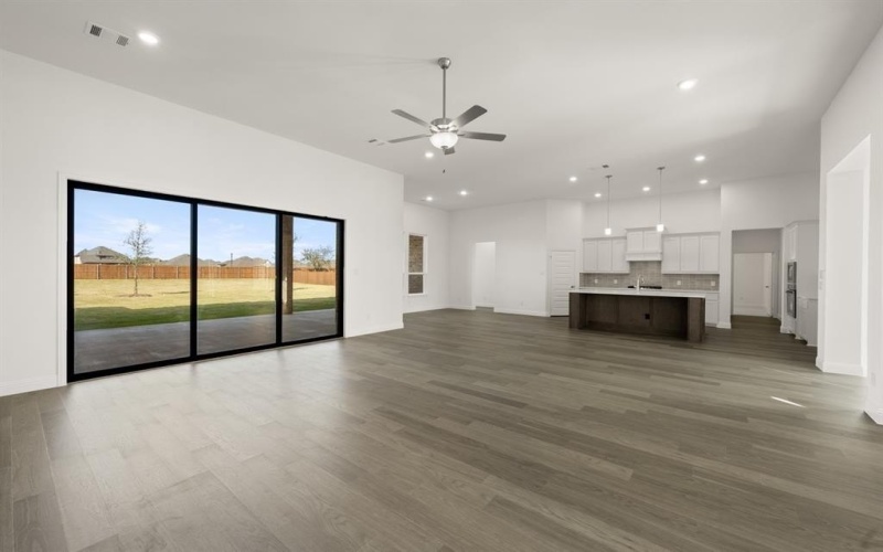 141 Hollingsworth Lane, Oak Leaf, TX 75154, 4 Bedrooms Bedrooms, ,3 BathroomsBathrooms,Residential,For Sale,141 Hollingsworth Lane,0,21101588