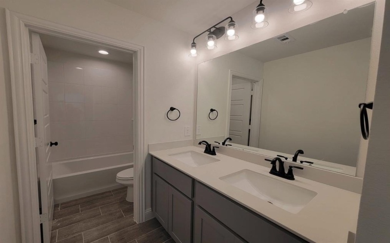 7137 Van Gogh Drive, Royse City, TX 75189, 5 Bedrooms Bedrooms, ,3 BathroomsBathrooms,Residential,For Sale,7137 Van Gogh Drive,0,21101624