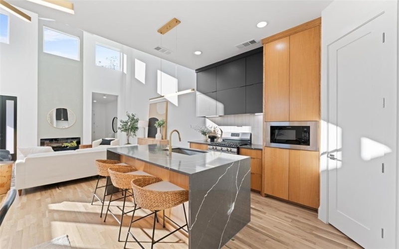 2313 S Vernon Avenue, Dallas, TX 75224, 3 Bedrooms Bedrooms, ,3 BathroomsBathrooms,Residential,For Sale,2313 S Vernon Avenue,0,21101682