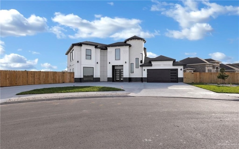 1301 Fairway Drive, Weslaco, TX 78599, 4 Bedrooms Bedrooms, ,3 BathroomsBathrooms,Residential,For Sale,1301 Fairway Drive,464683