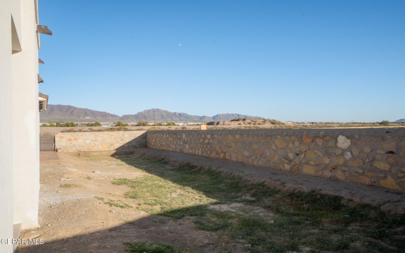 300 RIO DEL RANCHO Court, El Paso, TX 79932, 4 Habitaciones Habitaciones , ,1 BañoBaños,Residential,En Venta,300 RIO DEL RANCHO Court,0,933036