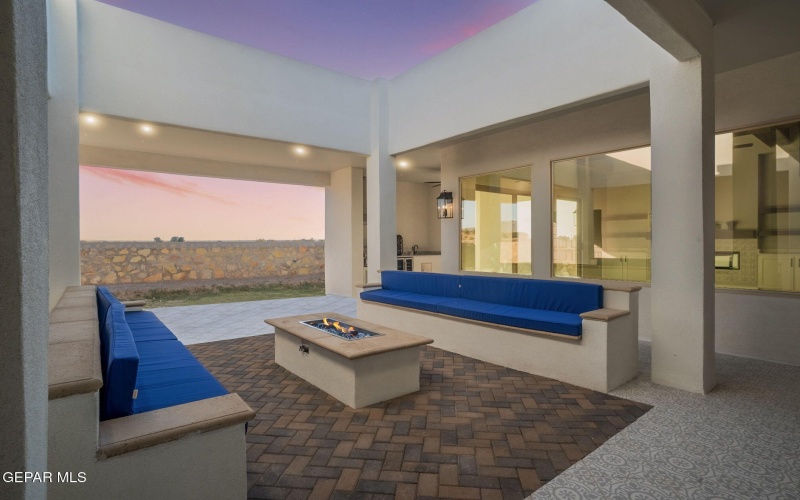 300 RIO DEL RANCHO Court, El Paso, TX 79932, 4 Habitaciones Habitaciones , ,1 BañoBaños,Residential,En Venta,300 RIO DEL RANCHO Court,0,933036