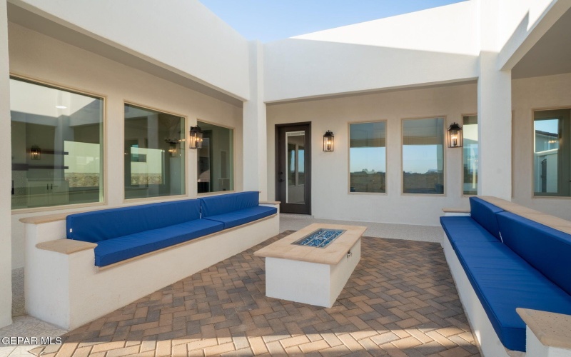 300 RIO DEL RANCHO Court, El Paso, TX 79932, 4 Habitaciones Habitaciones , ,1 BañoBaños,Residential,En Venta,300 RIO DEL RANCHO Court,0,933036