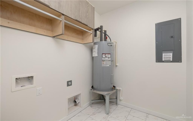 230 W Longoria Drive, Pharr, TX 78577, 3 Bedrooms Bedrooms, ,2 BathroomsBathrooms,Residential,For Sale,230 W Longoria Drive,0,485958