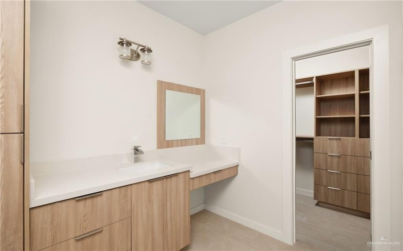 232 W Longoria Drive, Pharr, TX 78577, 3 Bedrooms Bedrooms, ,2 BathroomsBathrooms,Residential,For Sale,232 W Longoria Drive,0,485963