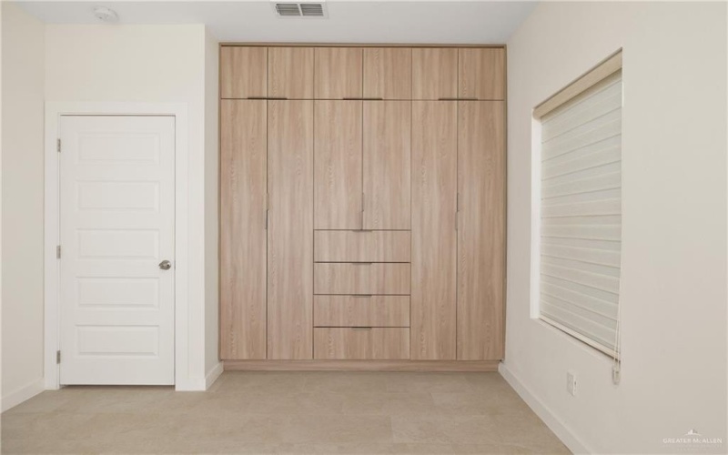 232 W Longoria Drive, Pharr, TX 78577, 3 Bedrooms Bedrooms, ,2 BathroomsBathrooms,Residential,For Sale,232 W Longoria Drive,0,485963