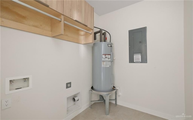 232 W Longoria Drive, Pharr, TX 78577, 3 Bedrooms Bedrooms, ,2 BathroomsBathrooms,Residential,For Sale,232 W Longoria Drive,0,485963