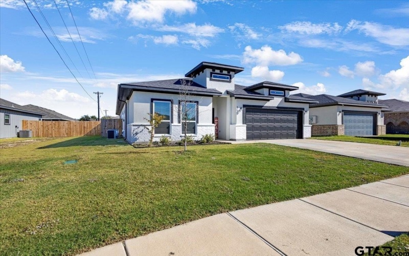 115 Labein Ave, Greenville, TX 75402, 4 Bedrooms Bedrooms, ,3 BathroomsBathrooms,Residential,For Sale,115 Labein Ave,0,25016037