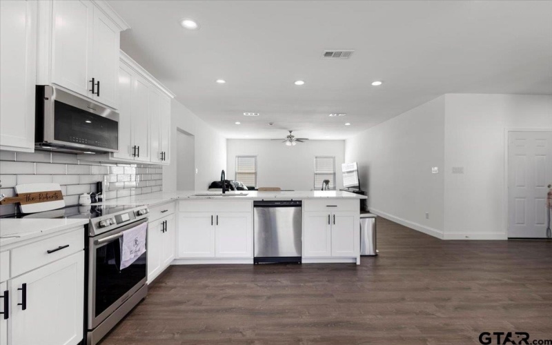 115 Labein Ave, Greenville, TX 75402, 4 Bedrooms Bedrooms, ,3 BathroomsBathrooms,Residential,For Sale,115 Labein Ave,0,25016037