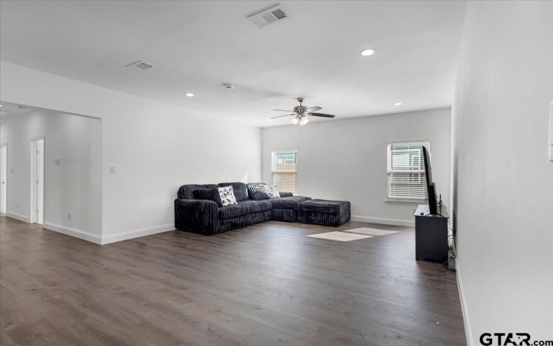 115 Labein Ave, Greenville, TX 75402, 4 Bedrooms Bedrooms, ,3 BathroomsBathrooms,Residential,For Sale,115 Labein Ave,0,25016037