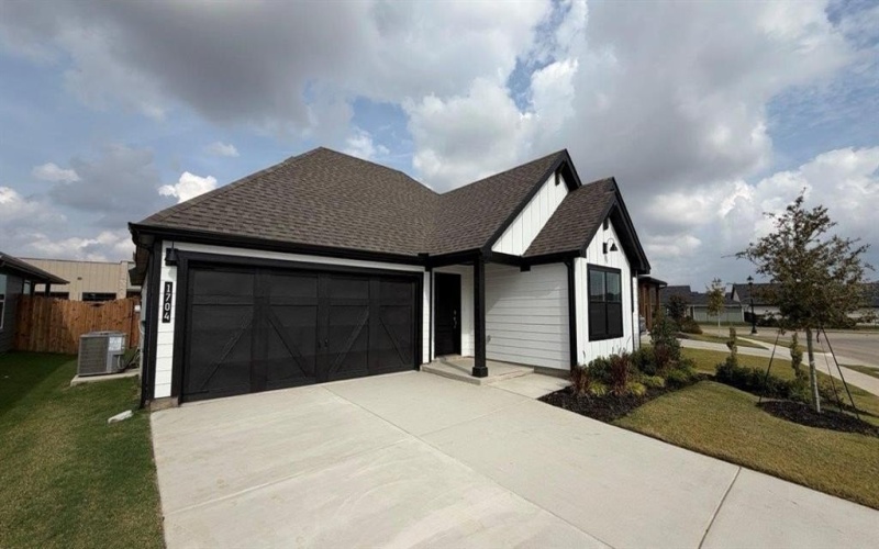 1704 RIVER BEND Road, Burleson, TX 76028, 4 Bedrooms Bedrooms, ,2 BathroomsBathrooms,Residential,For Sale,1704 RIVER BEND Road,0,21101312