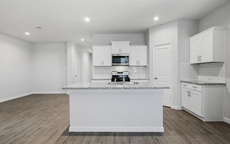 17728 REVERIE Road, Burleson, TX 76028, 5 Habitaciones Habitaciones , ,3 BañosBaños,Residential,En Venta,17728 REVERIE Road,0,21101320