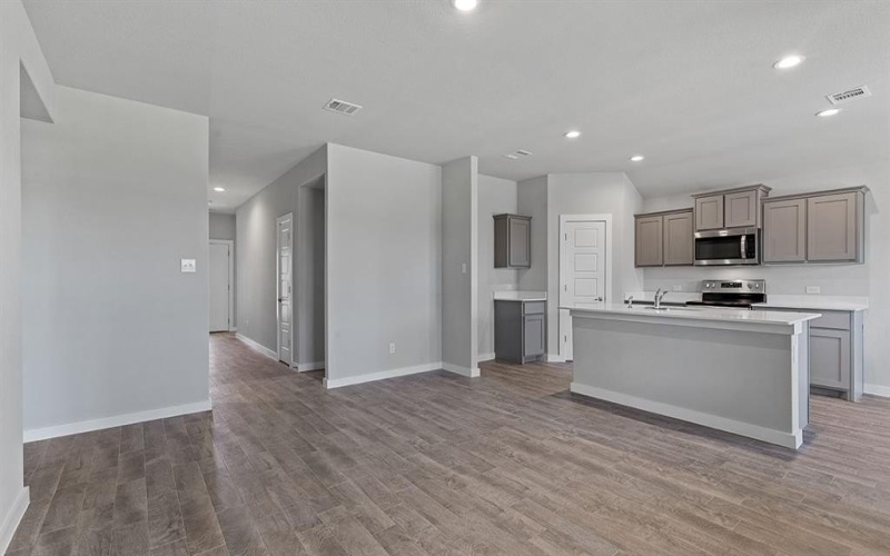 1745 REVERIE Road, Burleson, TX 76028, 4 Habitaciones Habitaciones , ,2 BañosBaños,Residential,En Venta,1745 REVERIE Road,0,21101349