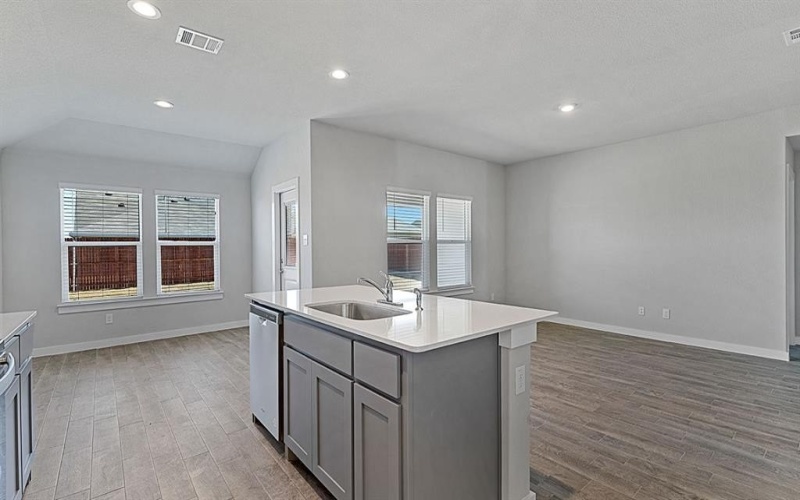 1745 REVERIE Road, Burleson, TX 76028, 4 Habitaciones Habitaciones , ,2 BañosBaños,Residential,En Venta,1745 REVERIE Road,0,21101349