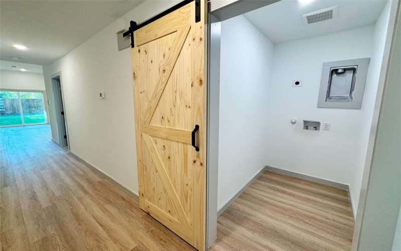 1509 Locust Street, Commerce, TX 75428, 6 Habitaciones Habitaciones , ,5 BañosBaños,Residential Multi Family,En Venta,1509 Locust Street,0,21101562