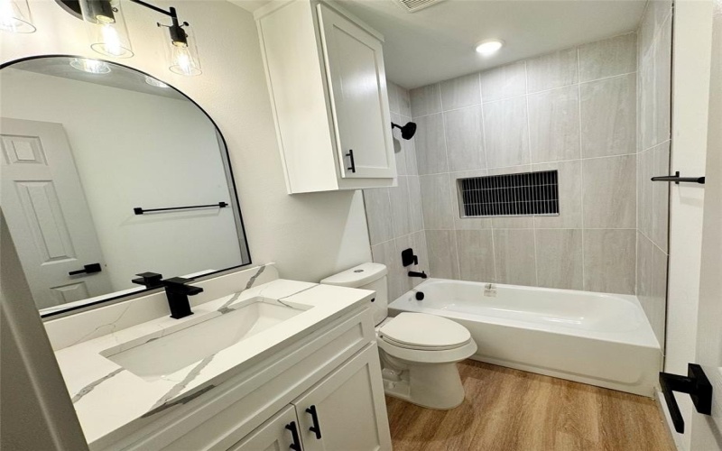 1509 Locust Street, Commerce, TX 75428, 6 Habitaciones Habitaciones , ,5 BañosBaños,Residential Multi Family,En Venta,1509 Locust Street,0,21101562