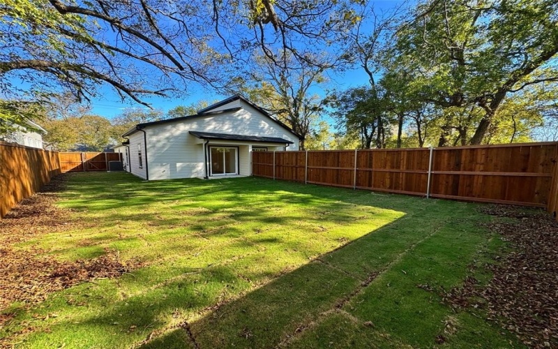 1509 Locust Street, Commerce, TX 75428, 6 Habitaciones Habitaciones , ,5 BañosBaños,Residential Multi Family,En Venta,1509 Locust Street,0,21101562