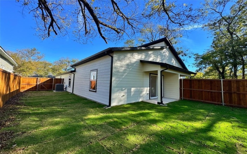 1509 Locust Street, Commerce, TX 75428, 6 Habitaciones Habitaciones , ,5 BañosBaños,Residential Multi Family,En Venta,1509 Locust Street,0,21101562