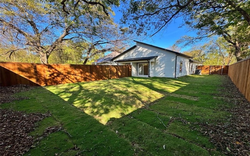 1509 Locust Street, Commerce, TX 75428, 6 Habitaciones Habitaciones , ,5 BañosBaños,Residential Multi Family,En Venta,1509 Locust Street,0,21101562