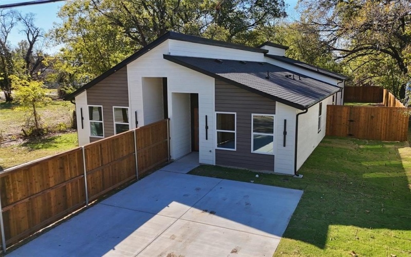 1509 Locust Street, Commerce, TX 75428, 6 Habitaciones Habitaciones , ,5 BañosBaños,Residential Multi Family,En Venta,1509 Locust Street,0,21101562