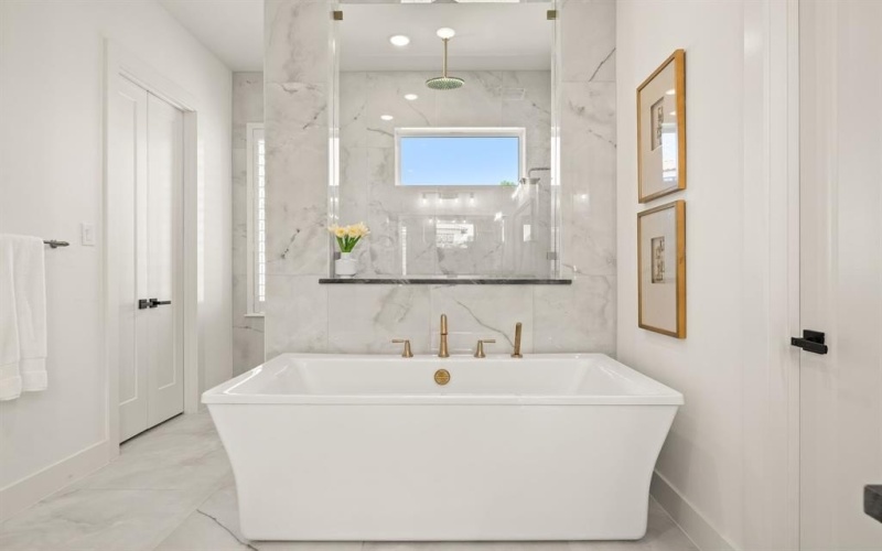 7061 The Resort Drive, Fort Worth, TX 76179, 5 Bedrooms Bedrooms, ,5 BathroomsBathrooms,Residential,For Sale,7061 The Resort Drive,0,21101793