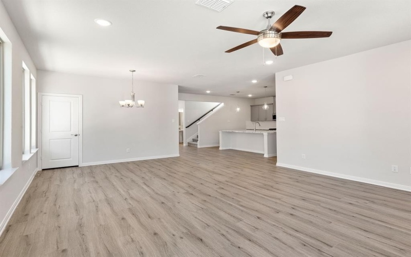 1704 Swan Street, Van Alstyne, TX 75495, 4 Bedrooms Bedrooms, ,5 BathroomsBathrooms,Residential,For Sale,1704 Swan Street,0,21101812