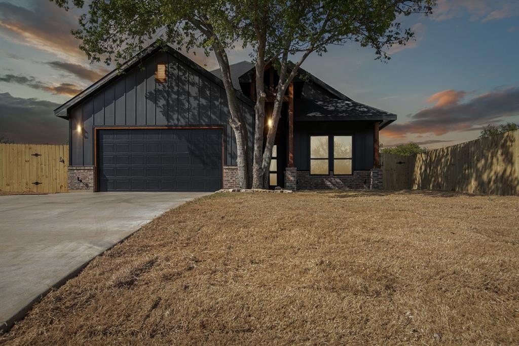 1213 E Butler Street, Fort Worth, TX 76115, 4 Habitaciones Habitaciones , ,2 BañosBaños,Residential,En Venta,1213 E Butler Street,0,21102064