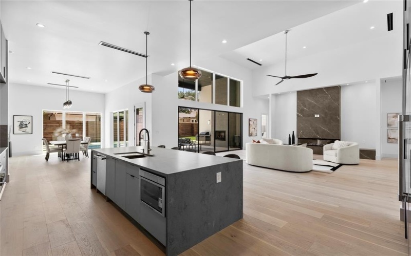 11232 Hillcrest Road, Dallas, TX 75230, 4 Bedrooms Bedrooms, ,6 BathroomsBathrooms,Residential,For Sale,11232 Hillcrest Road,0,21102073