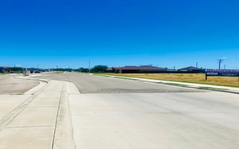 2853 Garden View Drive, Eagle Pass, TX 78852, 3 Bedrooms Bedrooms, ,2 BathroomsBathrooms,Residential,For Sale,2853 Garden View Drive,0,81813