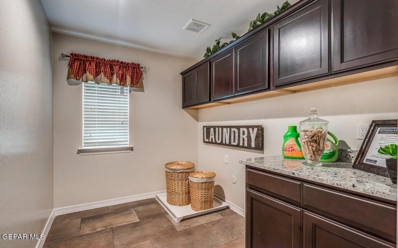 424 Hidden Gem Street, El Paso, TX 79928, 4 Bedrooms Bedrooms, ,1 BathroomBathrooms,Residential,For Sale,424 Hidden Gem Street,0,933045