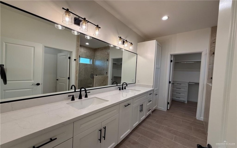 4112 Carol Lane, Edinburg, TX 78541, 3 Bedrooms Bedrooms, ,2 BathroomsBathrooms,Residential,For Sale,4112 Carol Lane,0,486011